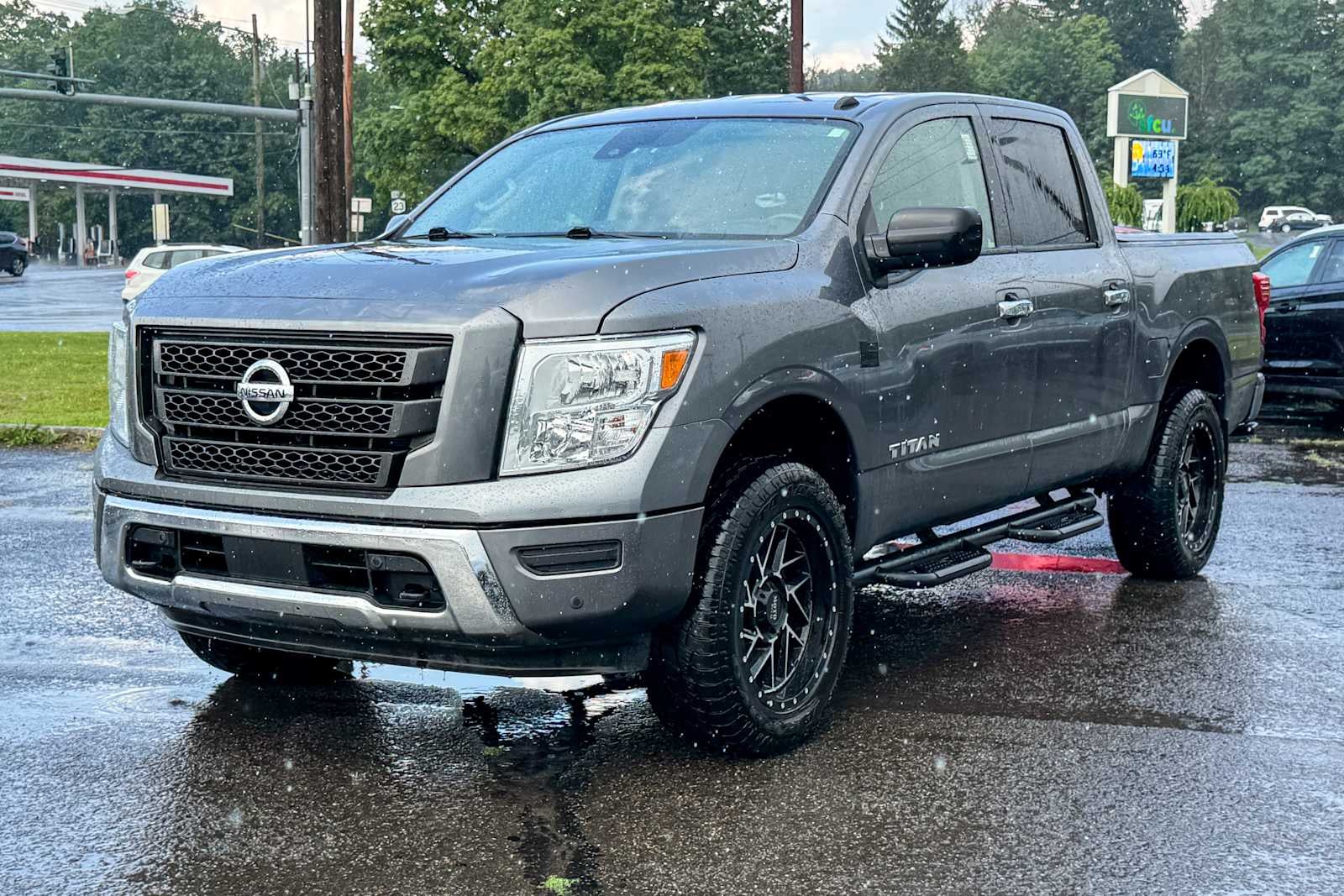 2021 Nissan Titan SV