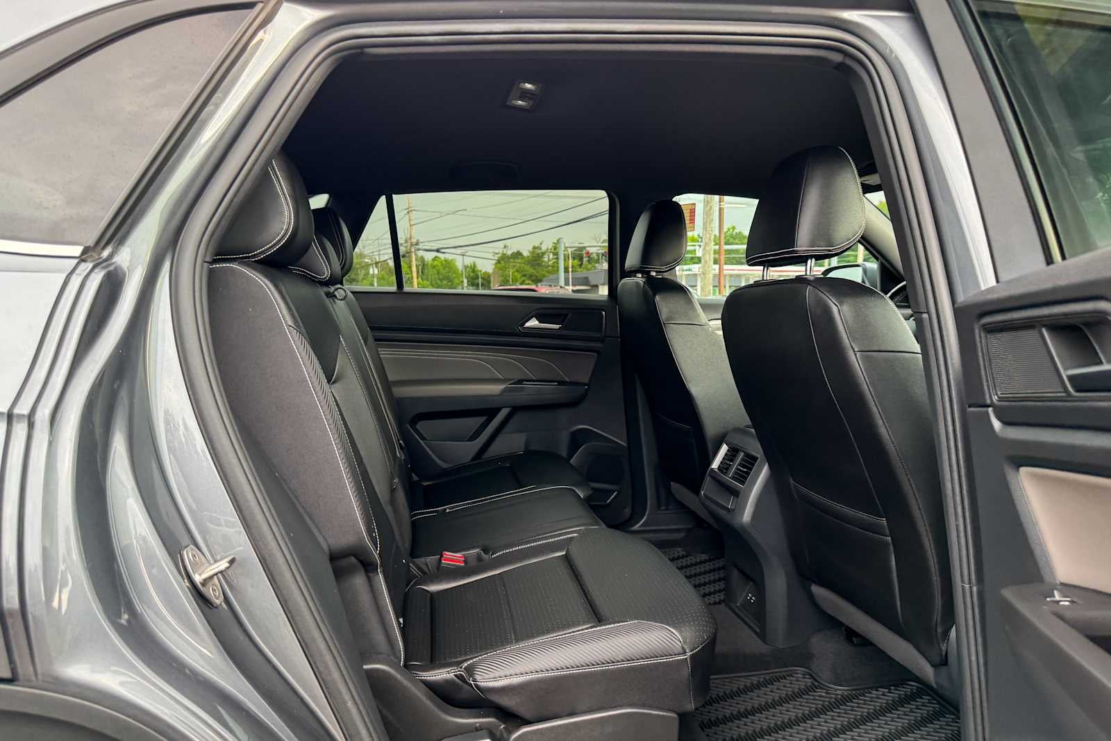 2023 Volkswagen Atlas Cross Sport 2.0T SE w/Technology