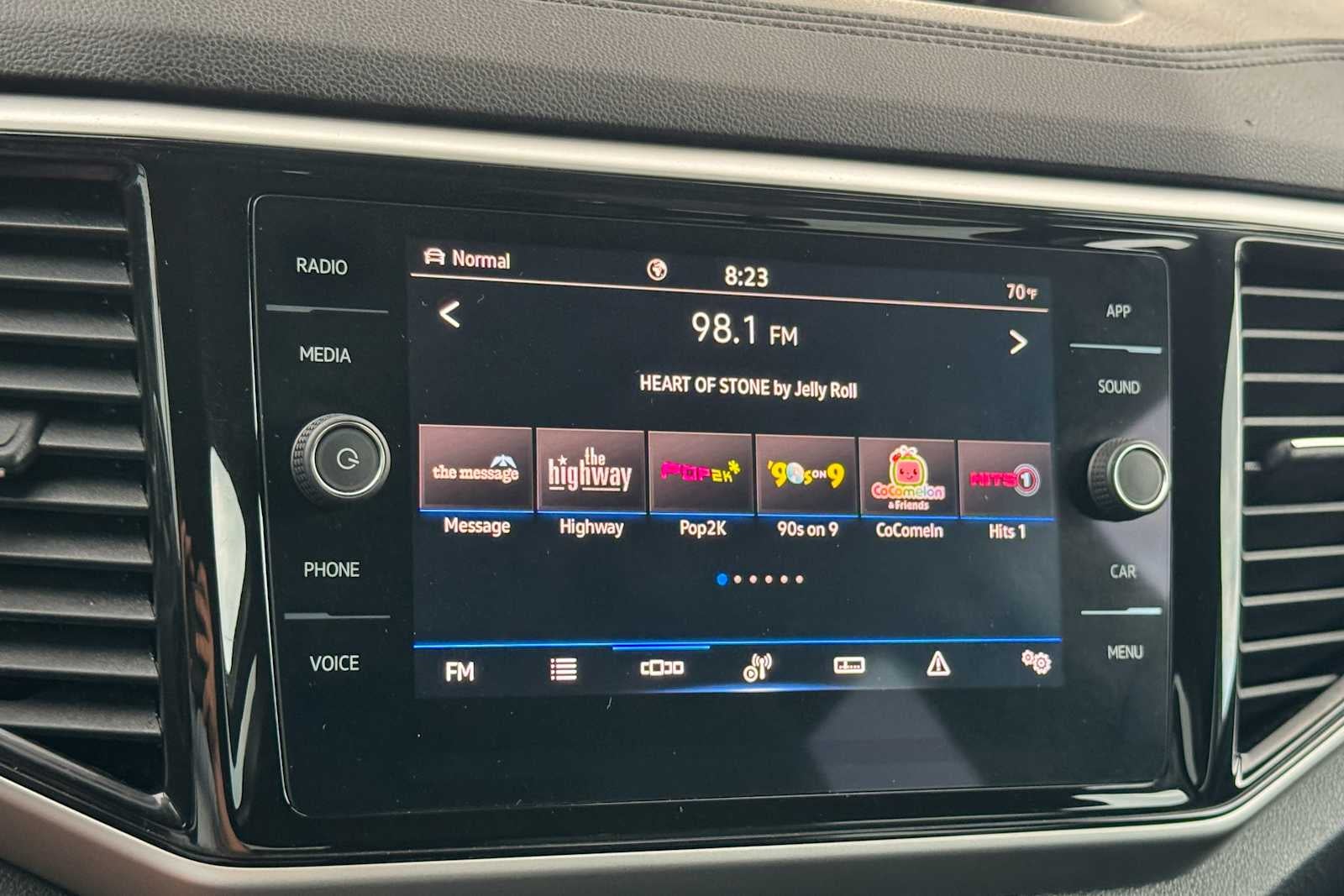 2023 Volkswagen Atlas Cross Sport 2.0T SE w/Technology