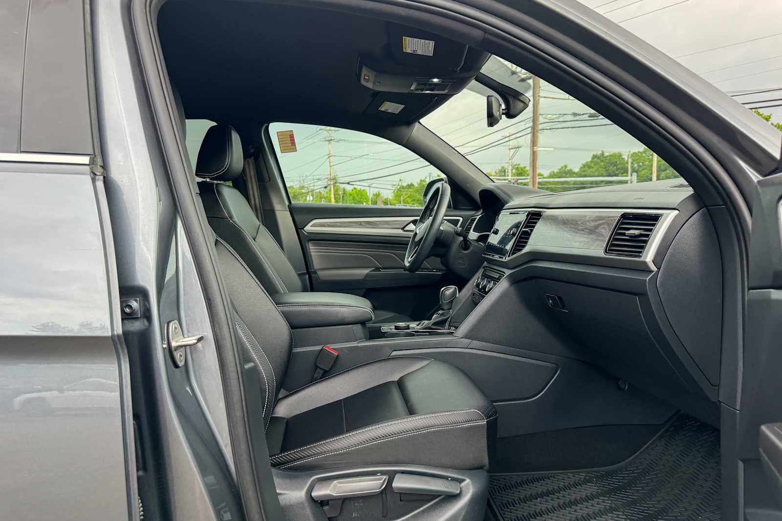 2023 Volkswagen Atlas Cross Sport 2.0T SE w/Technology