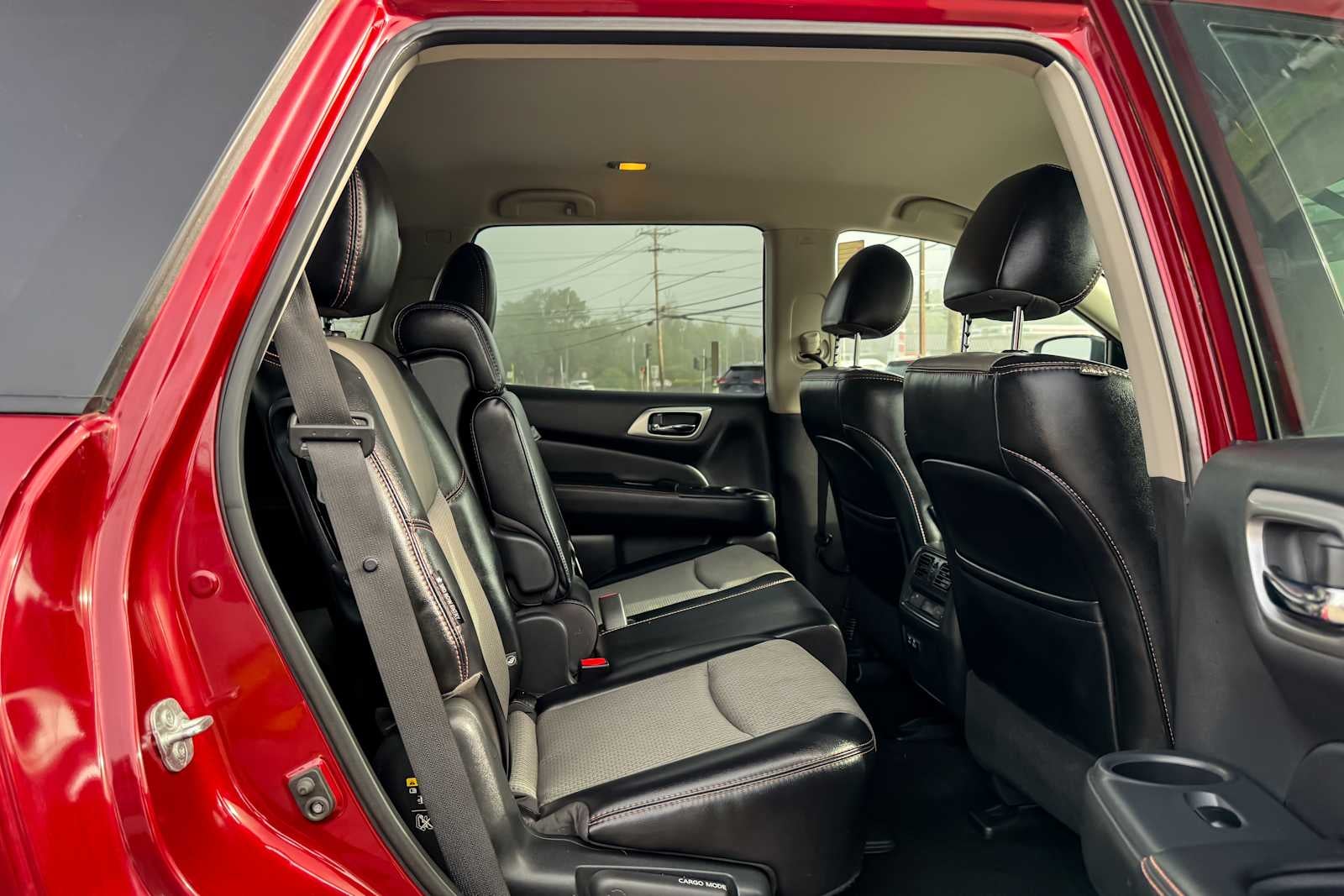 2020 Nissan Pathfinder SV