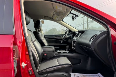 2020 Nissan Pathfinder SV