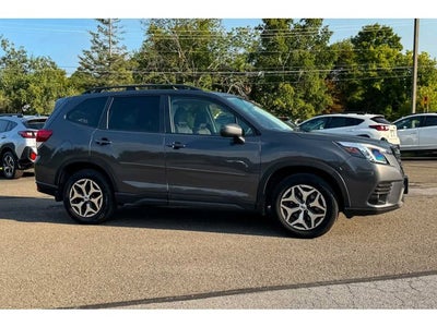 2023 Subaru Forester Premium