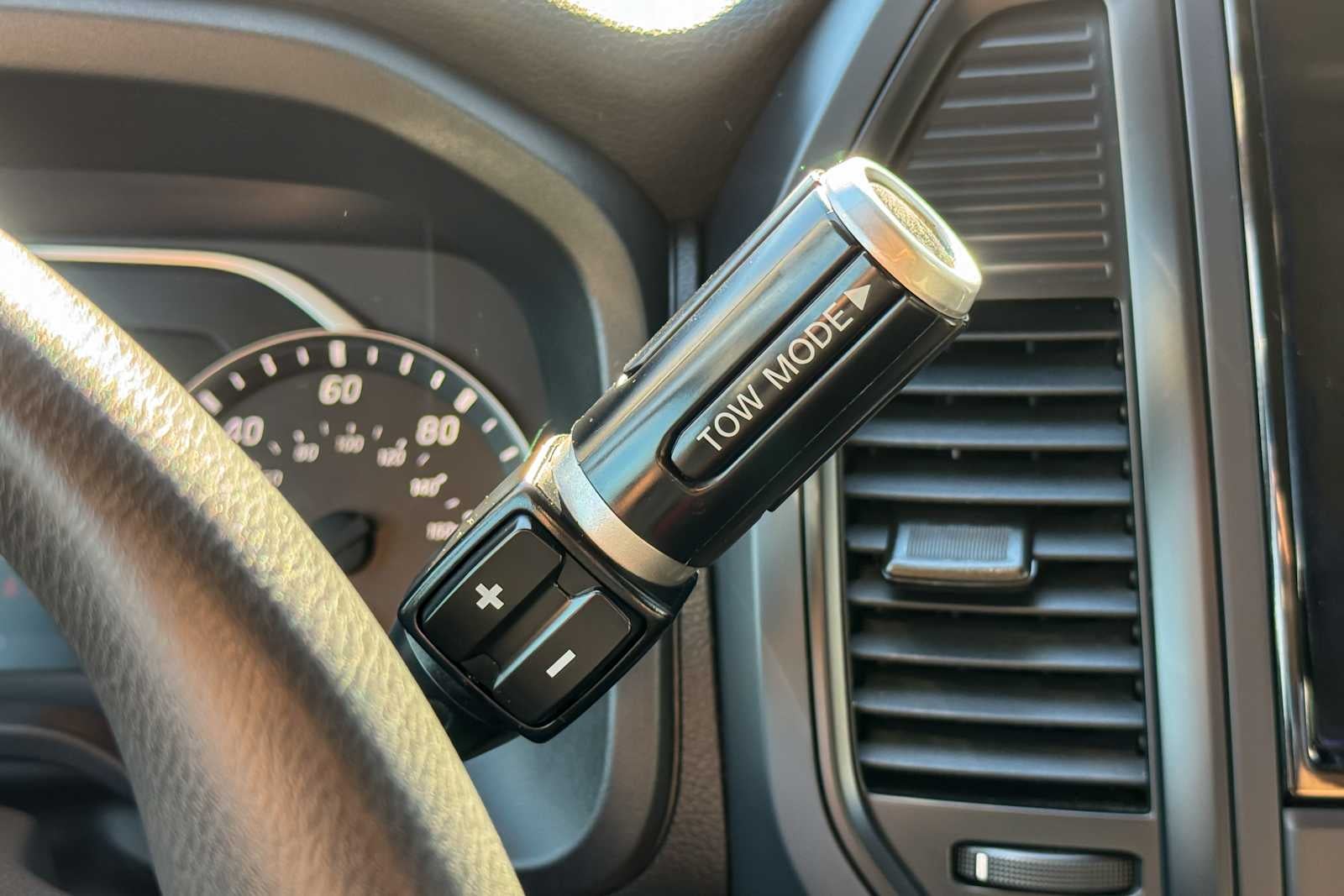 2021 Nissan TITAN King Cab® S