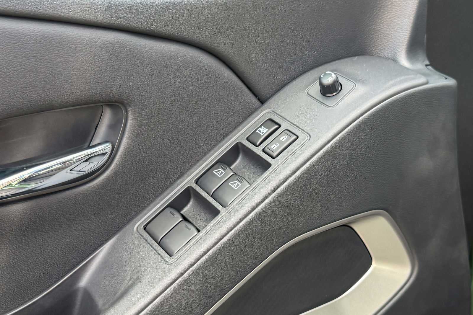 2027 Nissan Frontier Crew Cab SV