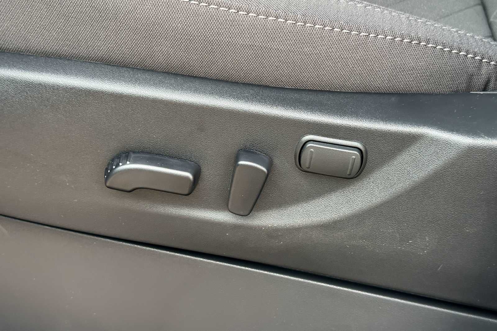 2027 Nissan Frontier Crew Cab SV
