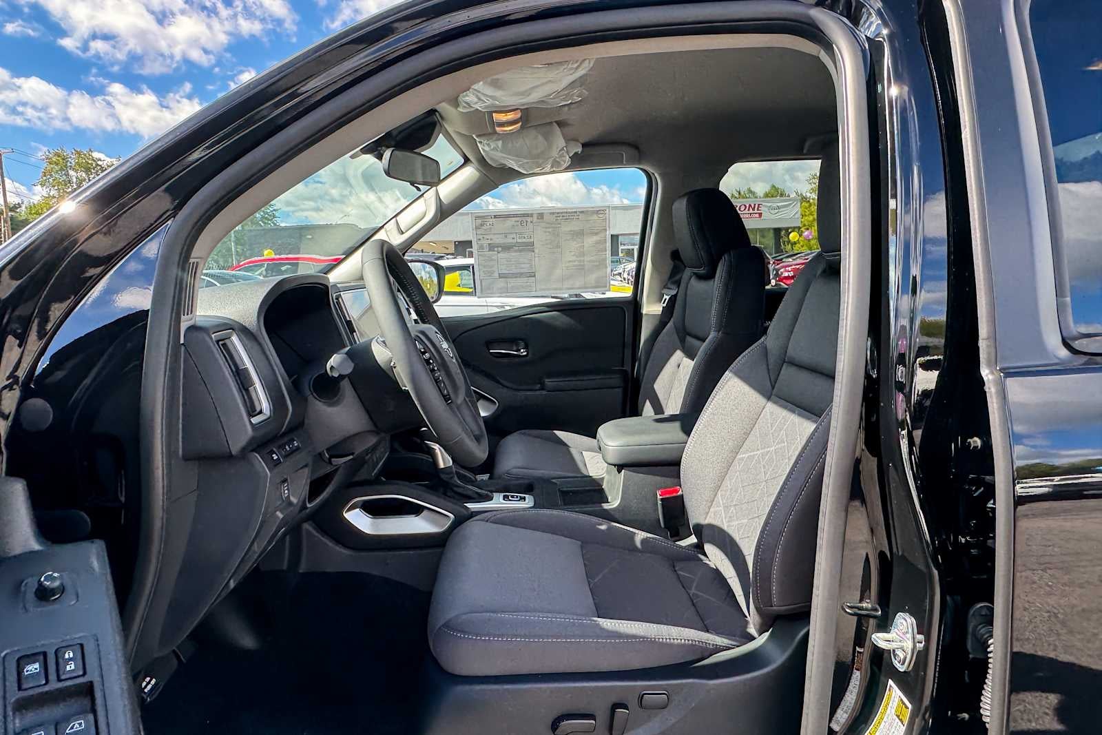 2027 Nissan Frontier Crew Cab SV