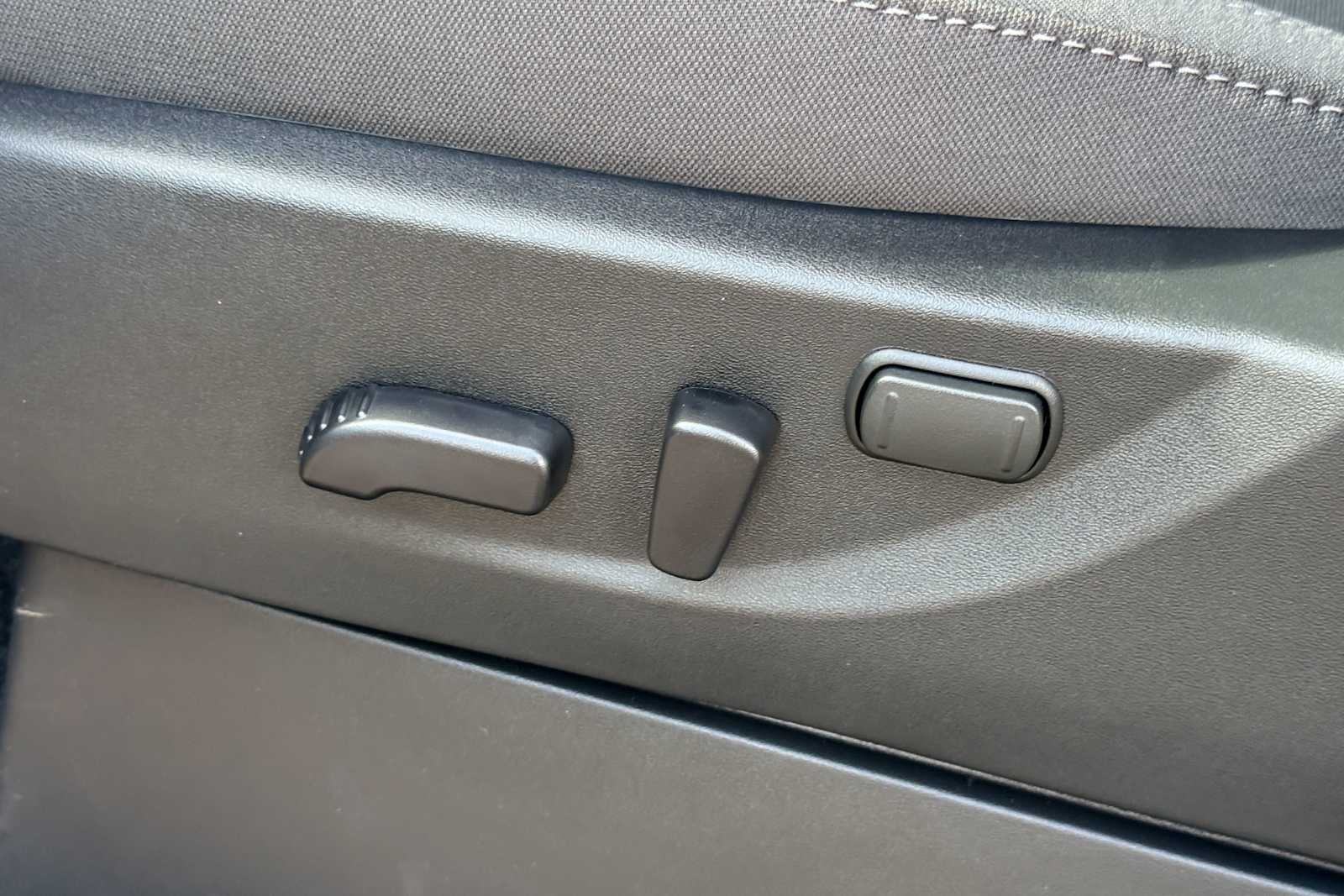 2027 Nissan Frontier Crew Cab SV