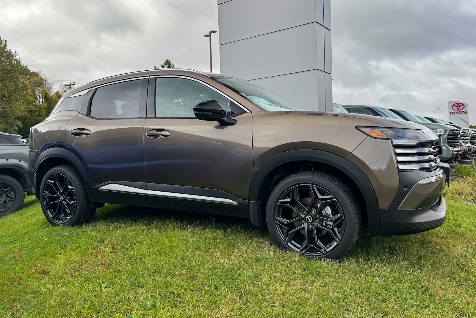 2027 Nissan Kicks SR