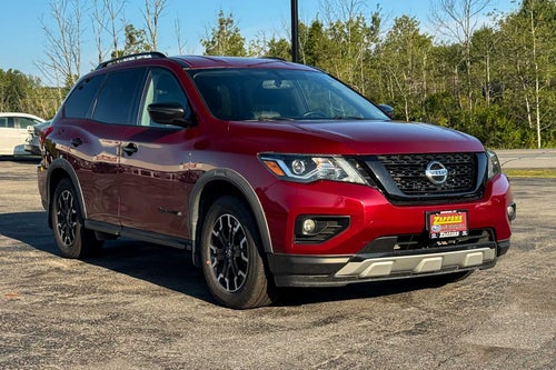 2020 Nissan Pathfinder SV
