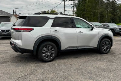2022 Nissan Pathfinder SV