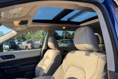2024 Nissan Pathfinder SV