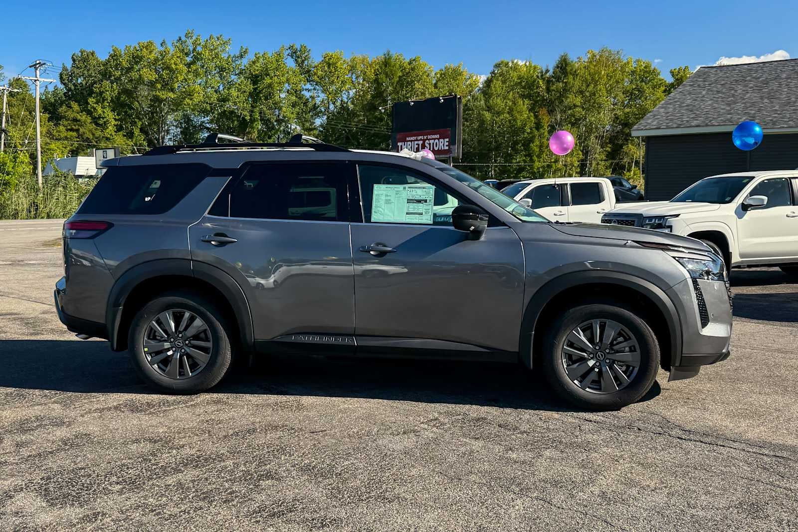 2026 Nissan Pathfinder SV