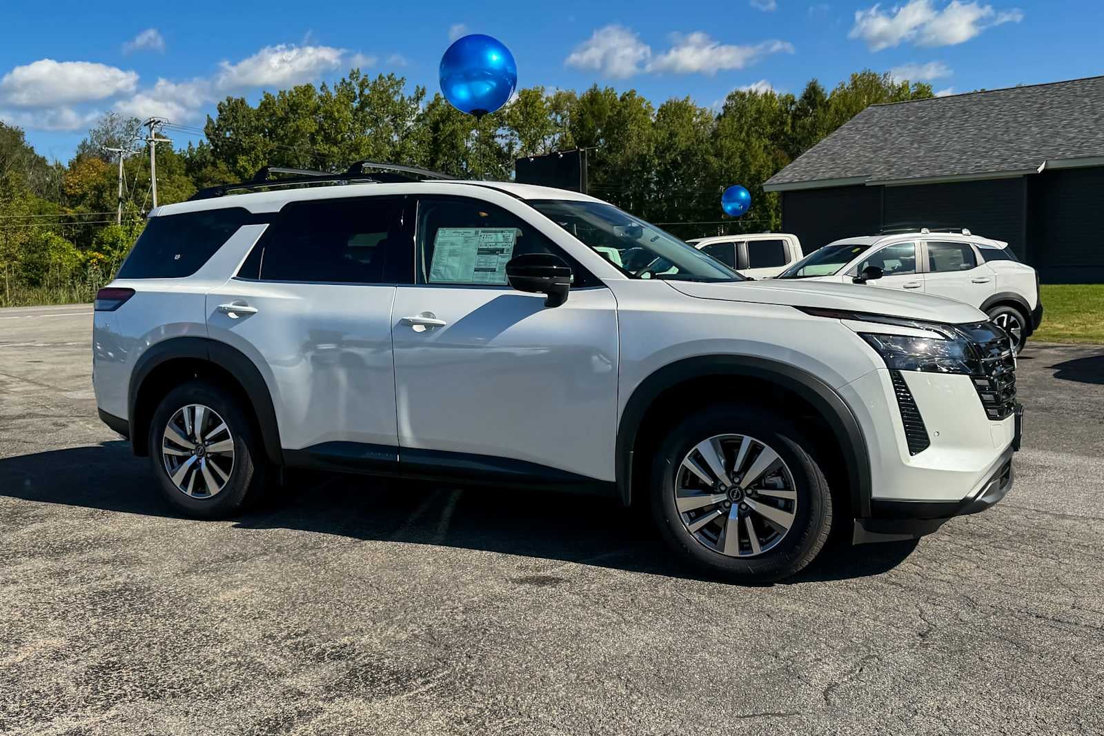 2026 Nissan Pathfinder SL