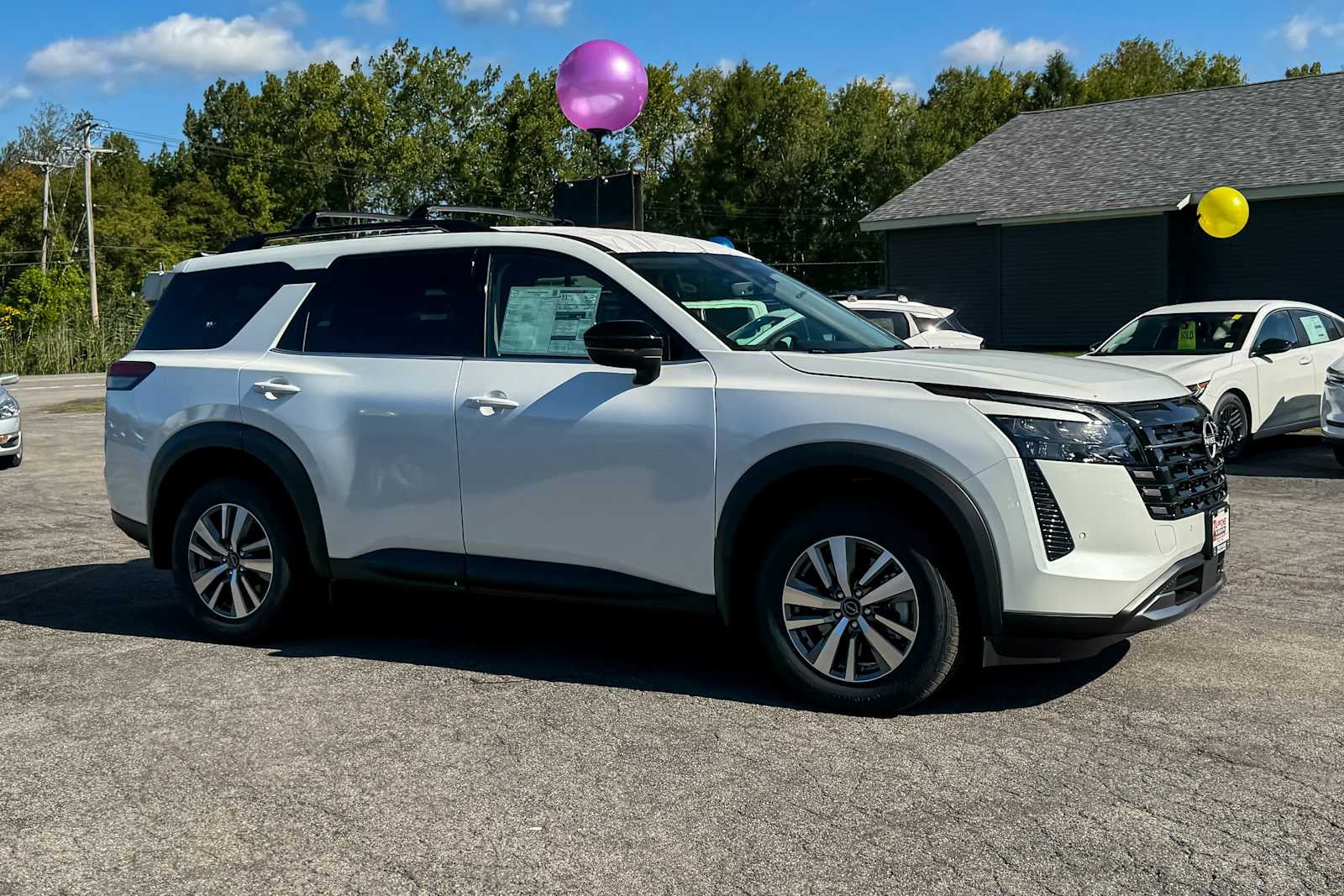 2026 Nissan Pathfinder SL