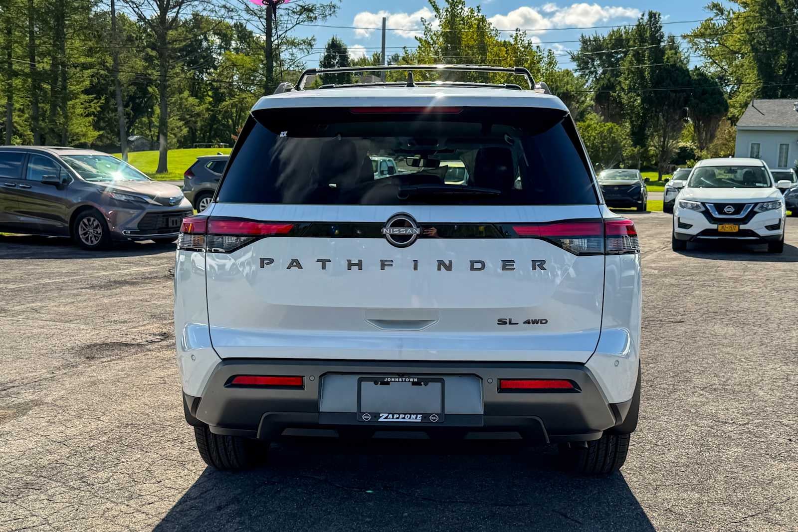 2026 Nissan Pathfinder SL