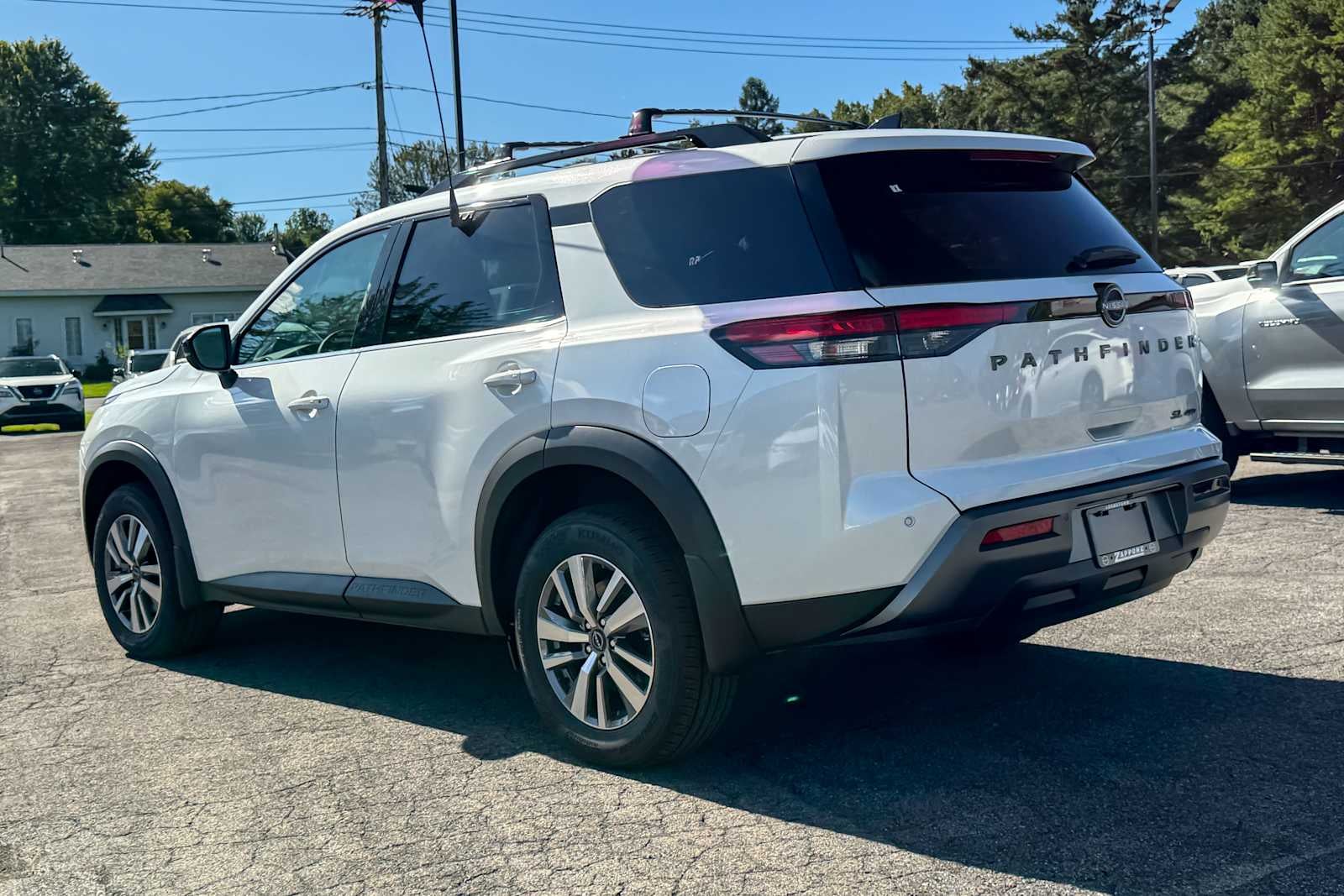 2026 Nissan Pathfinder SL