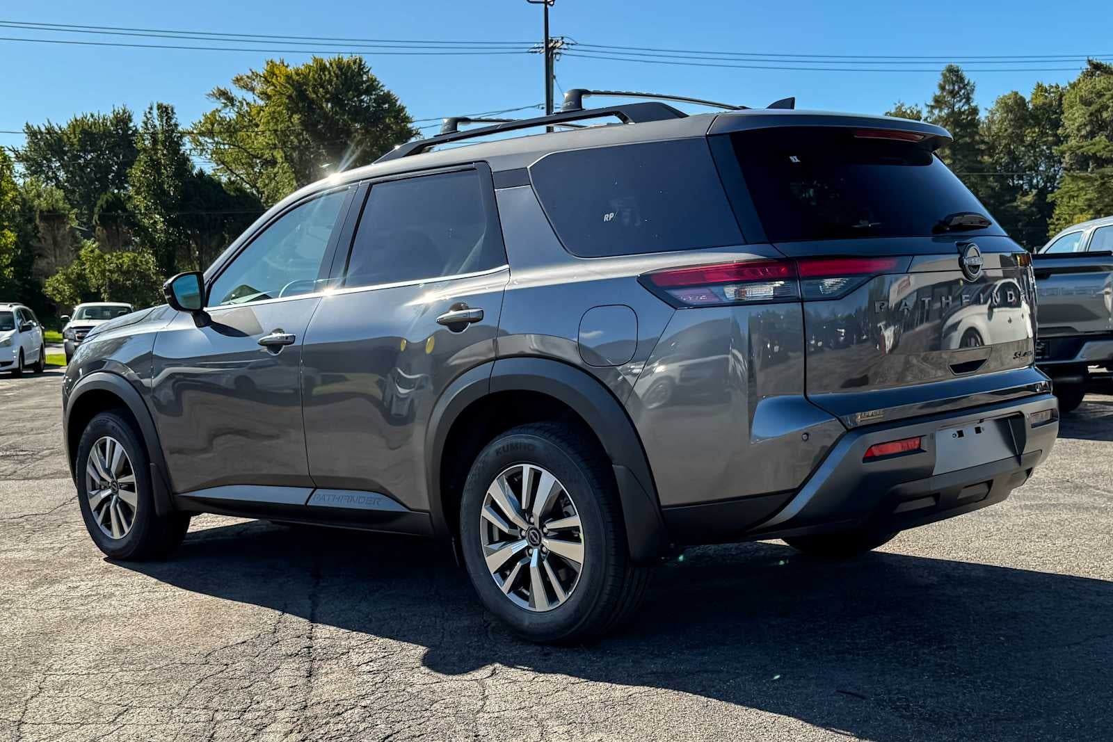 2026 Nissan Pathfinder SL