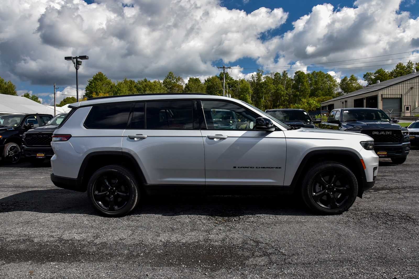 2023 Jeep Grand Cherokee L Altitude