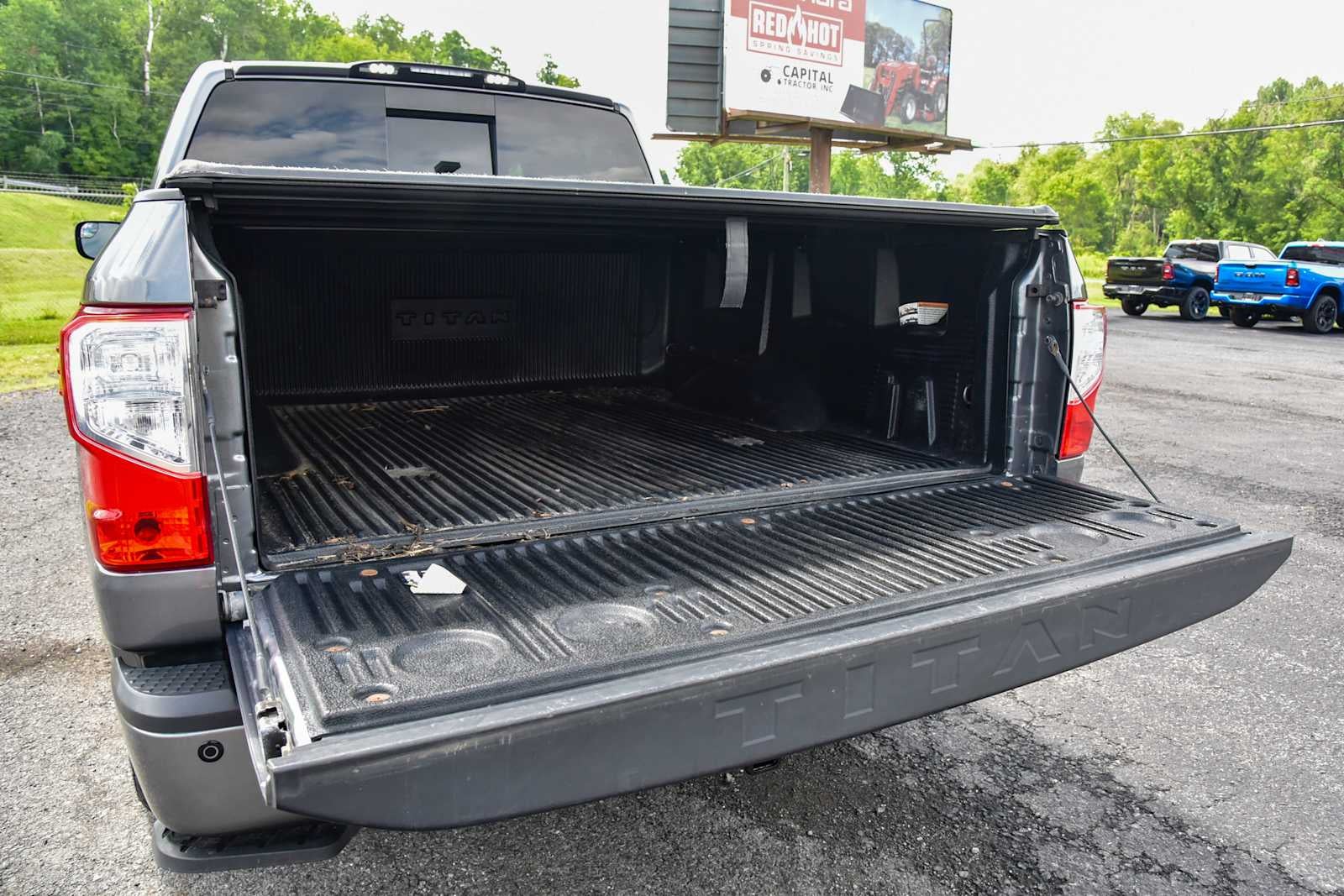 2019 Nissan Titan SV