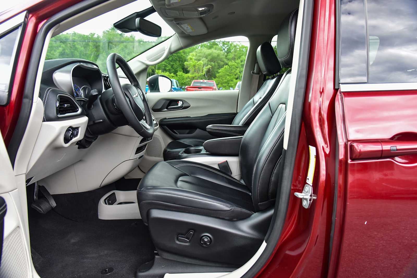 2023 Chrysler Pacifica Hybrid Touring L