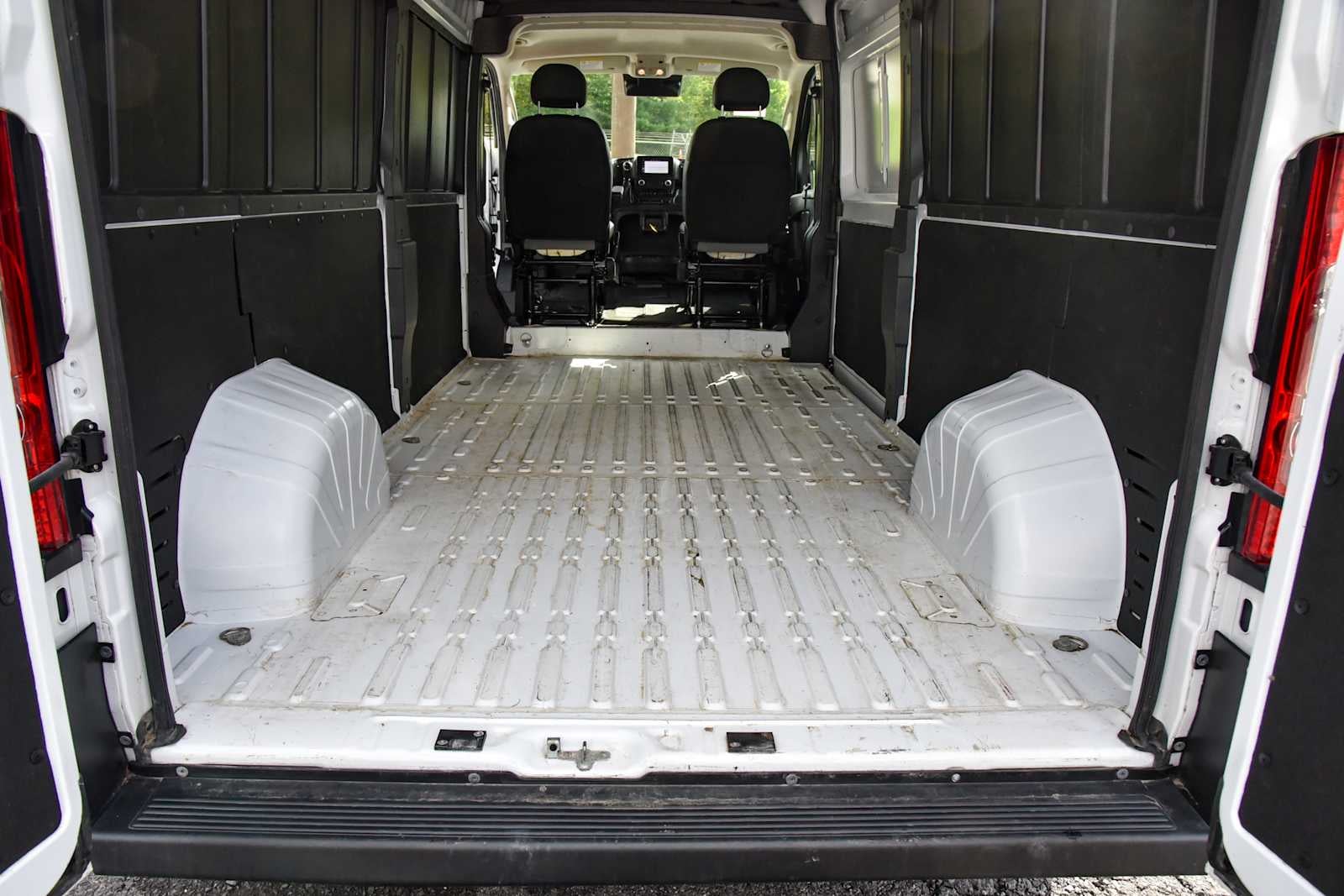 2026 RAM ProMaster Cargo Van Tradesman
