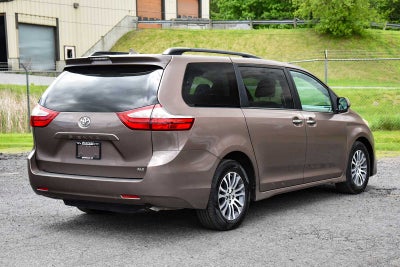 2018 Toyota Sienna XLE Premium